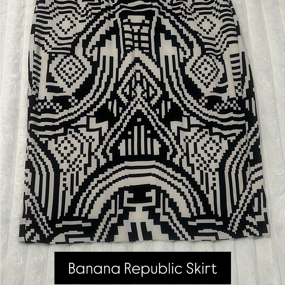 Banana Republic Monochrome Patterned Pencil Skirt